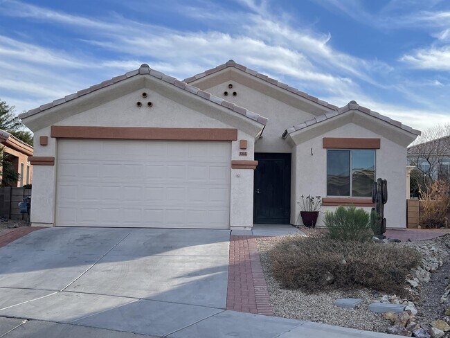 Building Photo - 305 W Sunrise Vista Dr