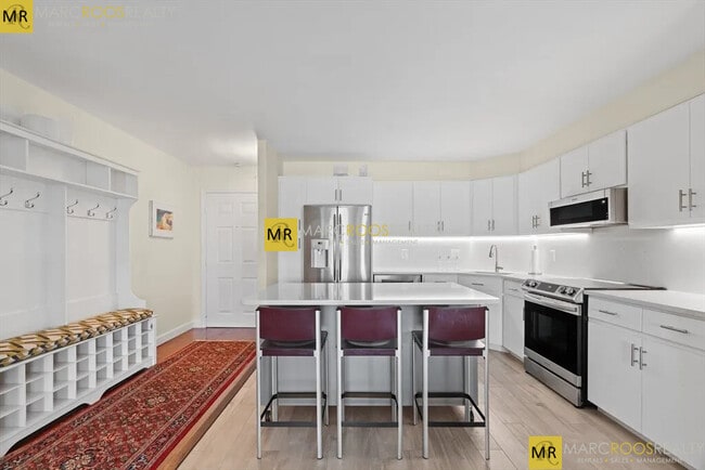 Building Photo - 131 Coolidge Ave