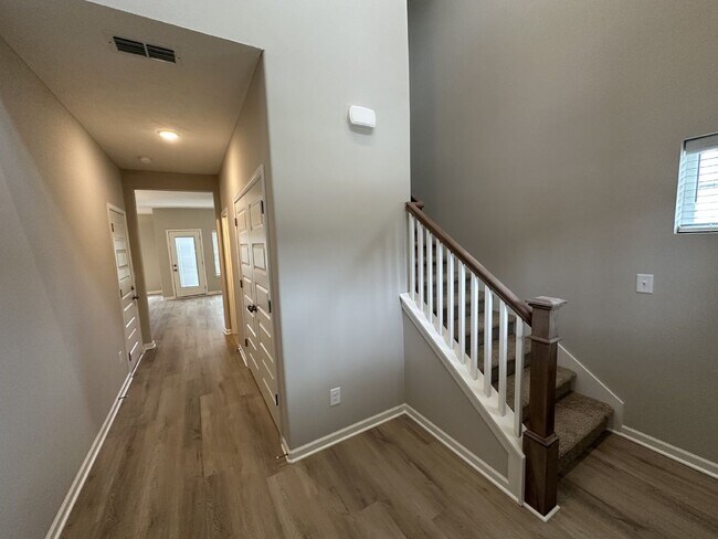 Foto del edificio - Brand New 3 Bed 2.5 Bath Townhome In Shelbyville