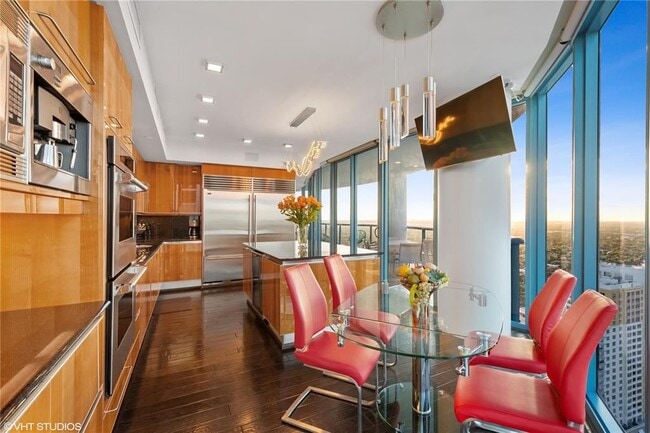 Building Photo - 333 Las Olas Way
