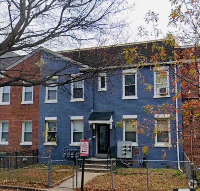Building Photo - 1635 West Virginia Ave NE