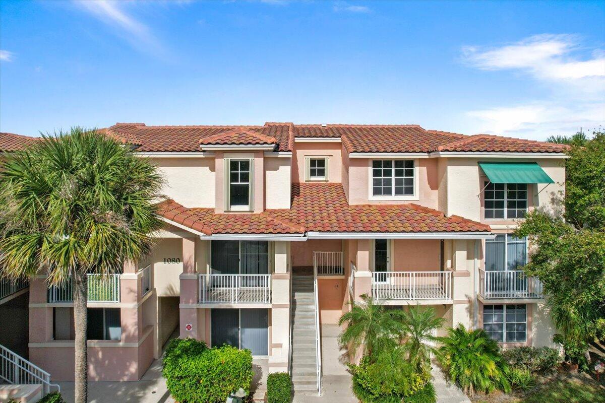 Foto principal - 1080 University Blvd