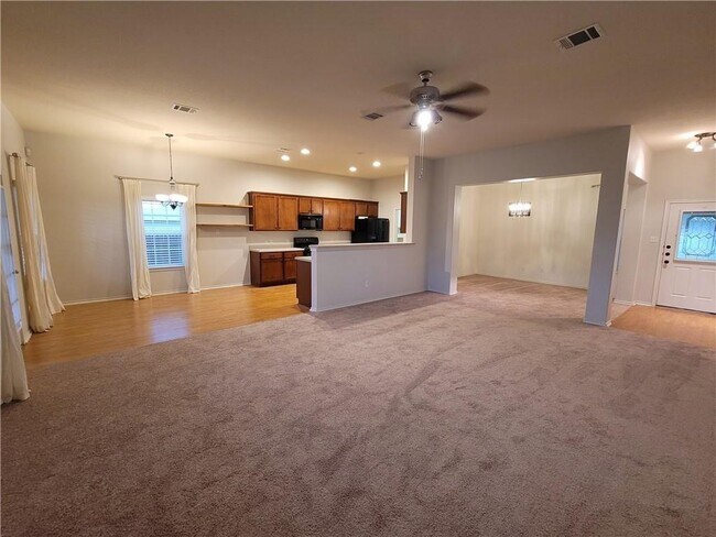 Building Photo - 220 Yaupon Cove