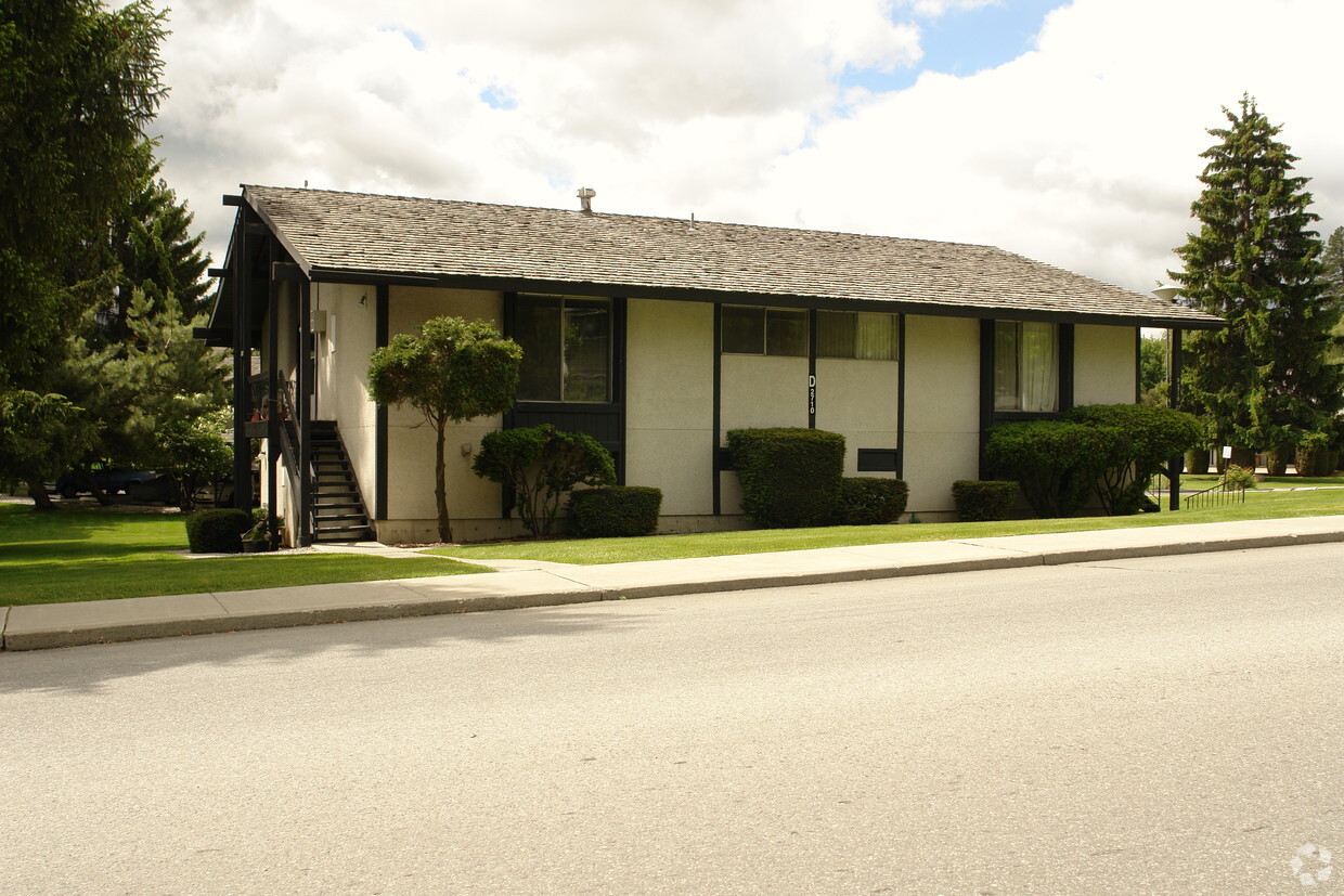 Building Photo - 62+Senior Community - Lincoln Heights Garden