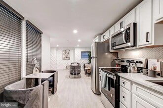 Building Photo - 1720 St Paul St