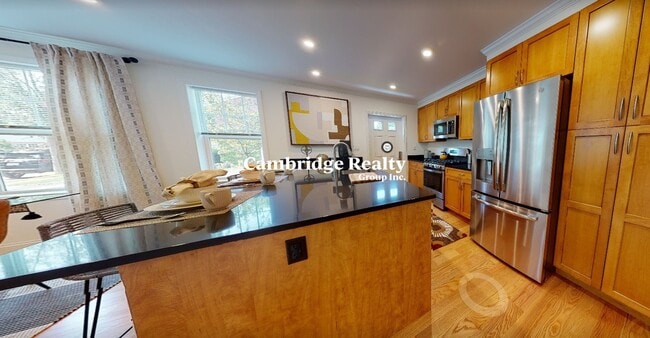 Building Photo - 202 Paine Ct