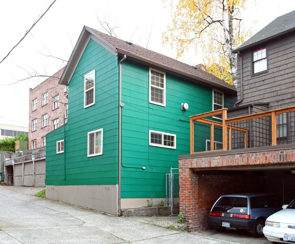 Building Photo - 4229 Brooklyn Ave NE