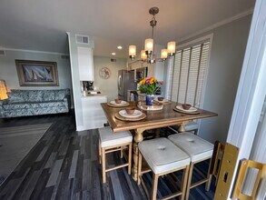 Building Photo - 300 13th St