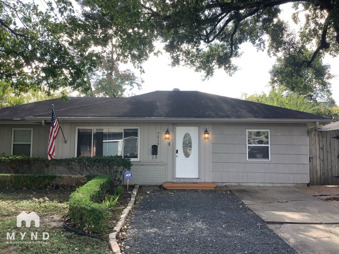 Primary Photo - 7519 Schiller St