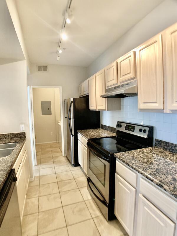 Building Photo - 408 Summit Ridge Pl