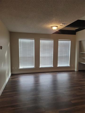 Building Photo - 809 E Pioneer Dr