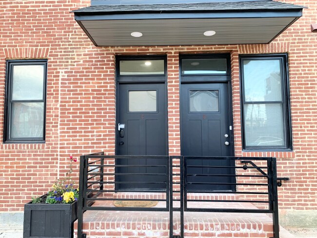 Building Photo - 1600 S Charles St