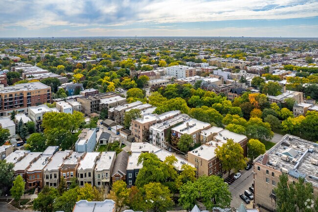 Aerial Photo - 2460-2468 N Albany Ave