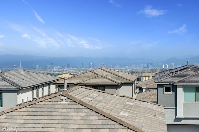 Building Photo - 1550 Rock Kestrel St