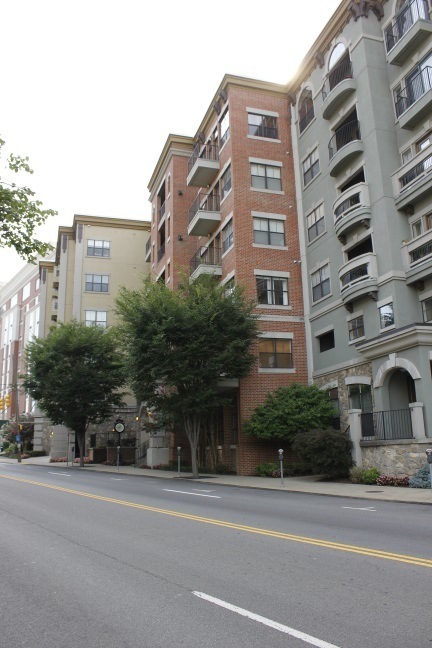 Building Photo - 1803 Broadway