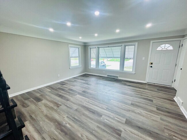 Building Photo - Great South Green home!