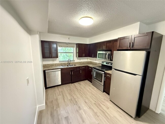 Foto del edificio - 1406 SW 1st St