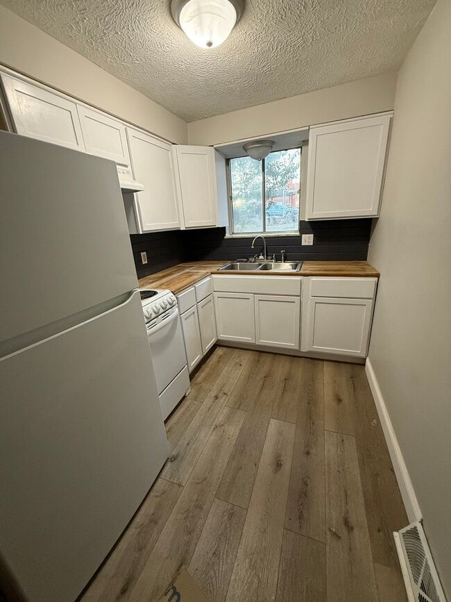 Foto del edificio - N Ellis