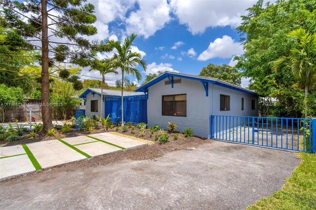 Building Photo - 3225 SW 58th Ave
