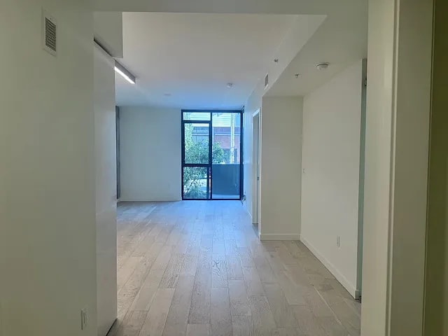 Building Photo - 110