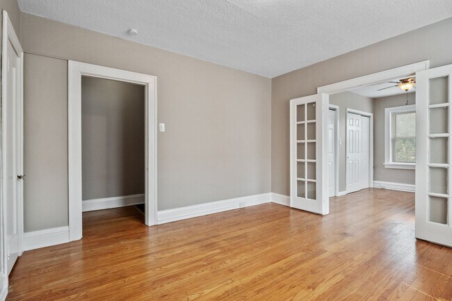 Foto del edificio - 4958 Walsh St