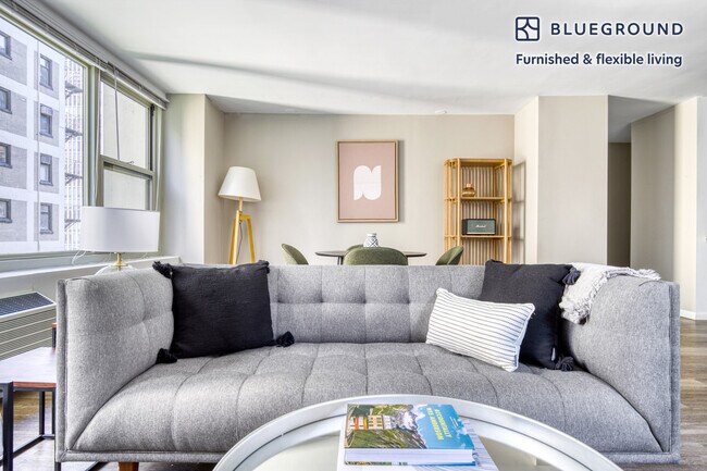 Foto del edificio - 860 N Dewitt Pl