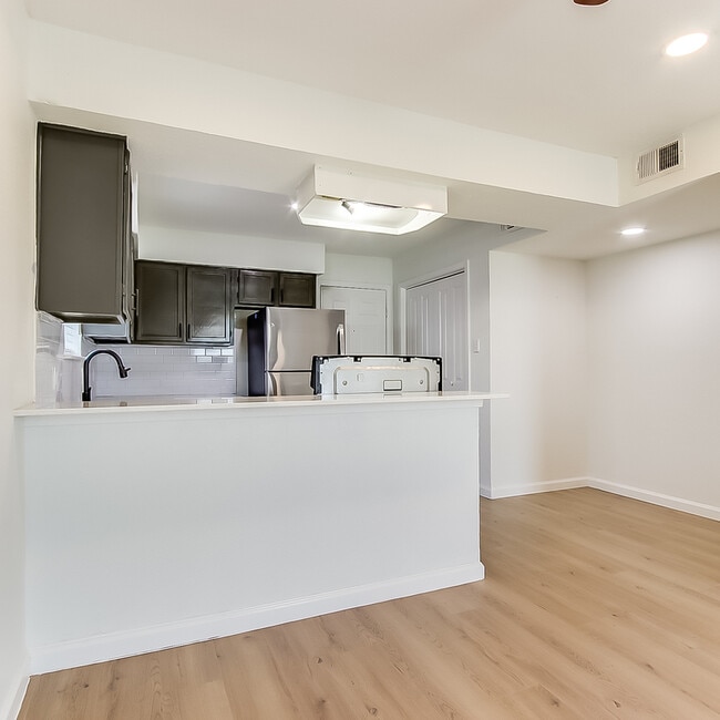 Foto del edificio - 408 Noble Ave