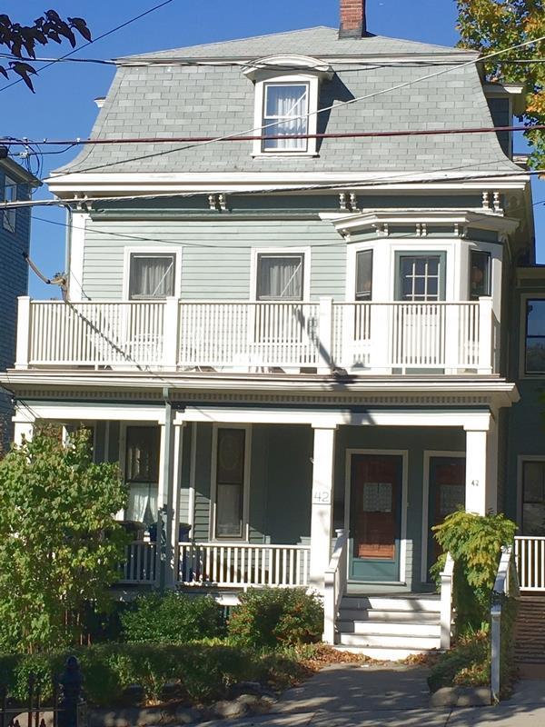 Building Photo - 42 Walnut St