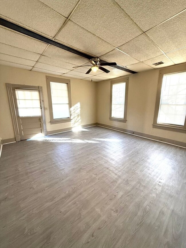Building Photo - **1 Bed 1 Bath Duplex Rent Ready** Call our self-showing number to schedule a tour 334-366-9198