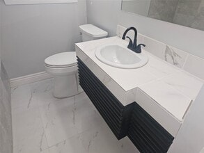 Building Photo - 10510 Sierra Dr