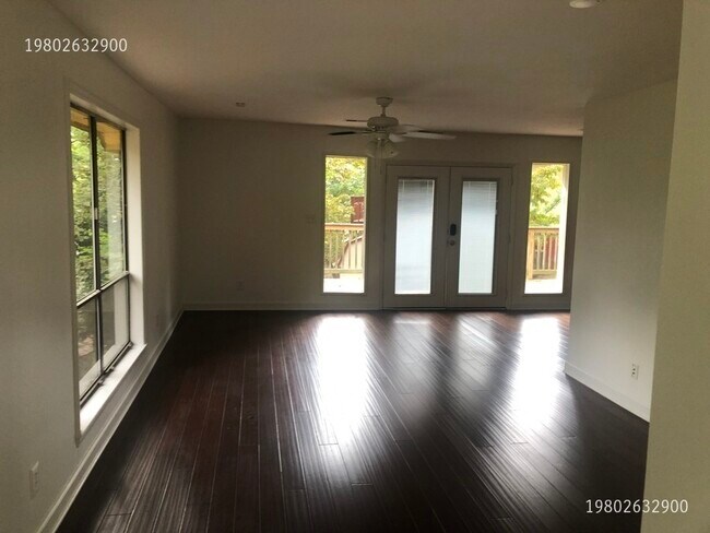 Foto del edificio - 3117 Point Clear Dr