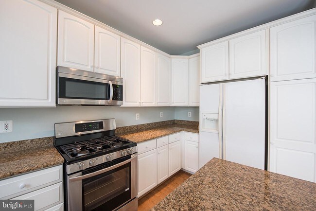 Building Photo - 713 Fords Landing Way