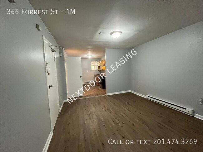Foto del edificio - 366 Forrest St