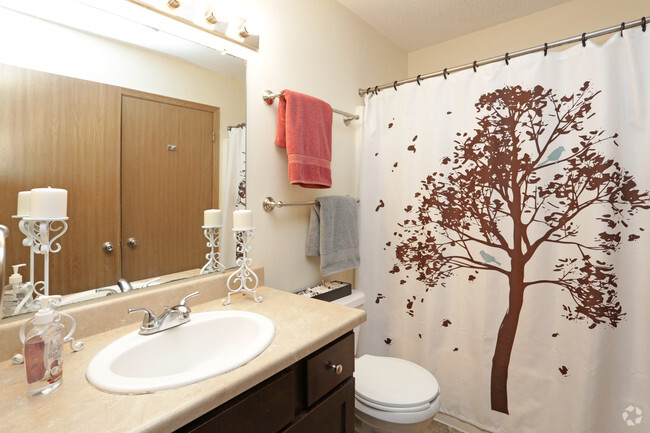 Bathroom - Meadow Wood of Ames