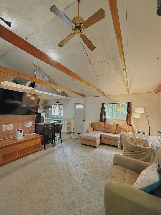 Foto del edificio - Charming one bedroom Sanford home with gar...