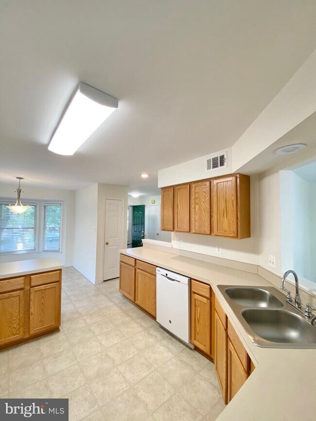 Building Photo - 6612 Sky Blue Ct
