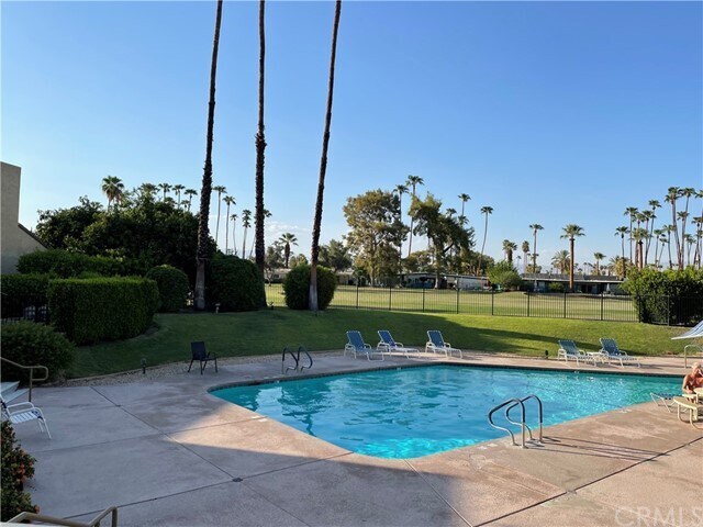 Foto del edificio - 5300 E Waverly Dr