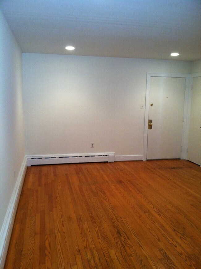 Foto del edificio - 4018 Forest Hill Avenue, Unit 15
