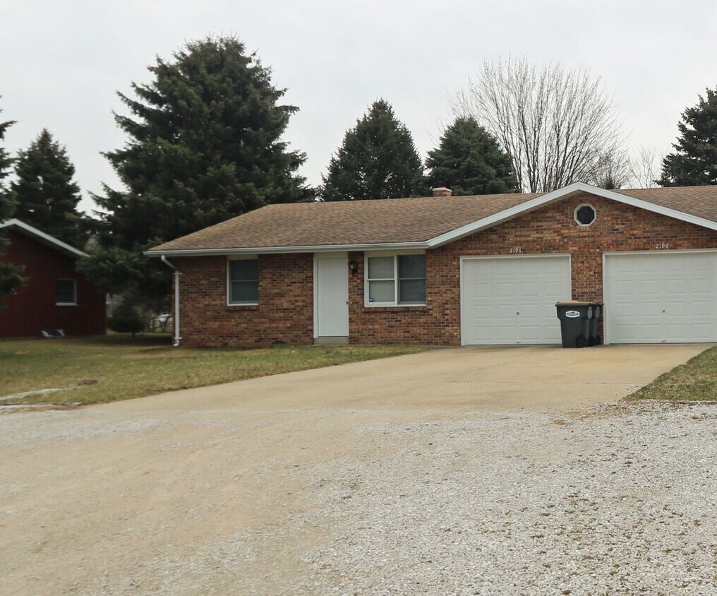 2194 Carol Ln, Stevensville, MI 49127 Condo for Rent in Stevensville