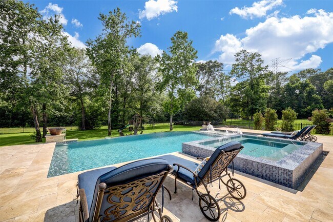 Foto del edificio - 4434 Chateau Creek Way