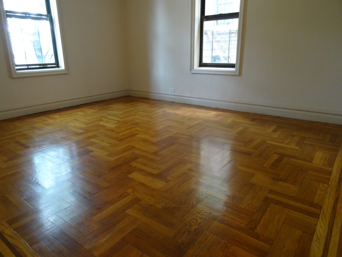 Foto del edificio - 890 Walton Ave