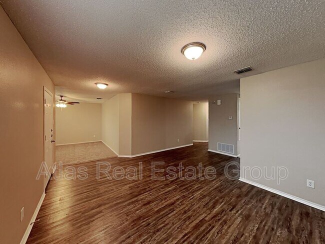 Building Photo - 2908 Rising Crest Dr