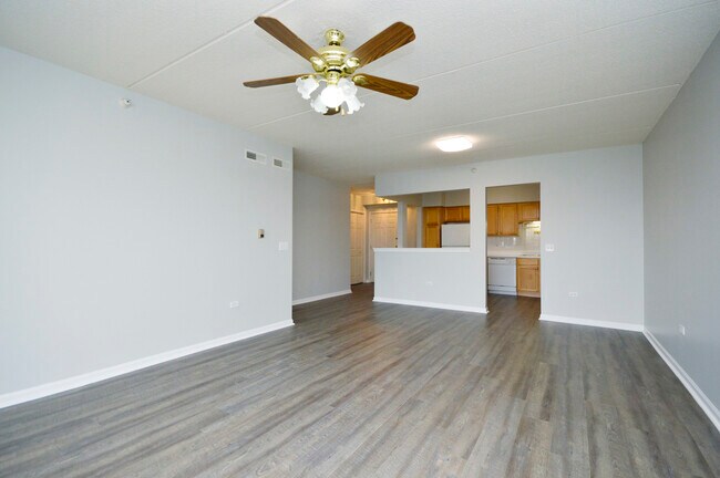 Foto del edificio - 7400 Lincoln Ave