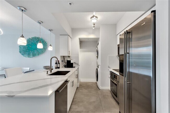 Foto del edificio - 347 N New River Dr E