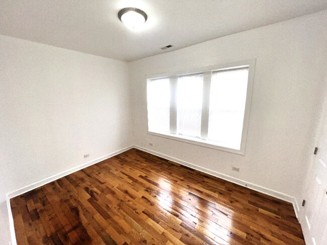 Foto del edificio - 3911 W 14th St