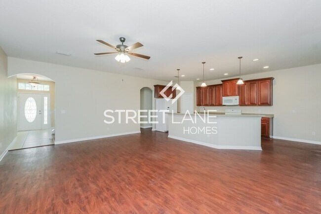 Building Photo - Spacious 5 bedroom home in Riverview!