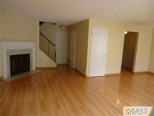 Foto del edificio - 5 Pembrook Ave