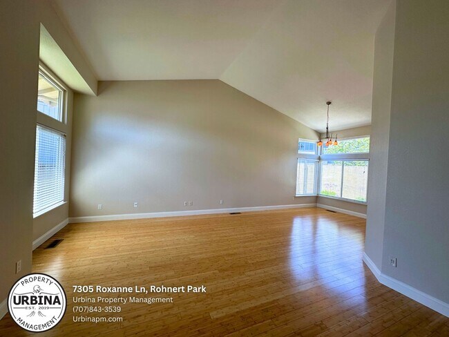 Foto del edificio - Beautifully Updated 4-Bedroom Home in Prim...