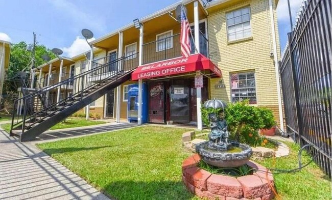 Foto del edificio - 6060 Belarbor St