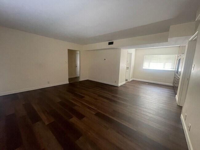 Foto del edificio - 2366 S Patterson Blvd